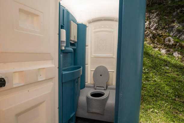 Best VIP or Luxury Restroom Trailers  in Penrose, CO
